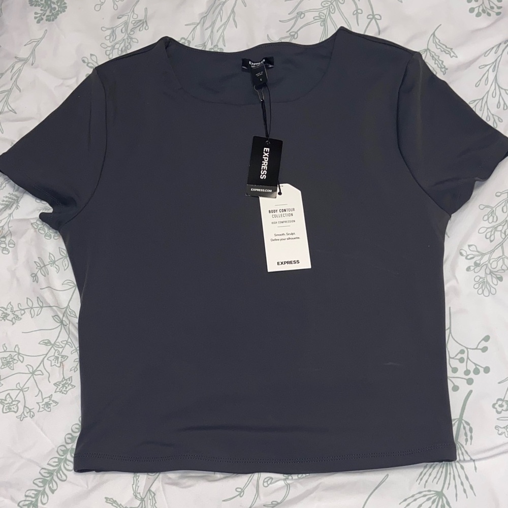 Express nwt body contour Charcoal Short Sleeve Tee sz small🌚💨🩶💕